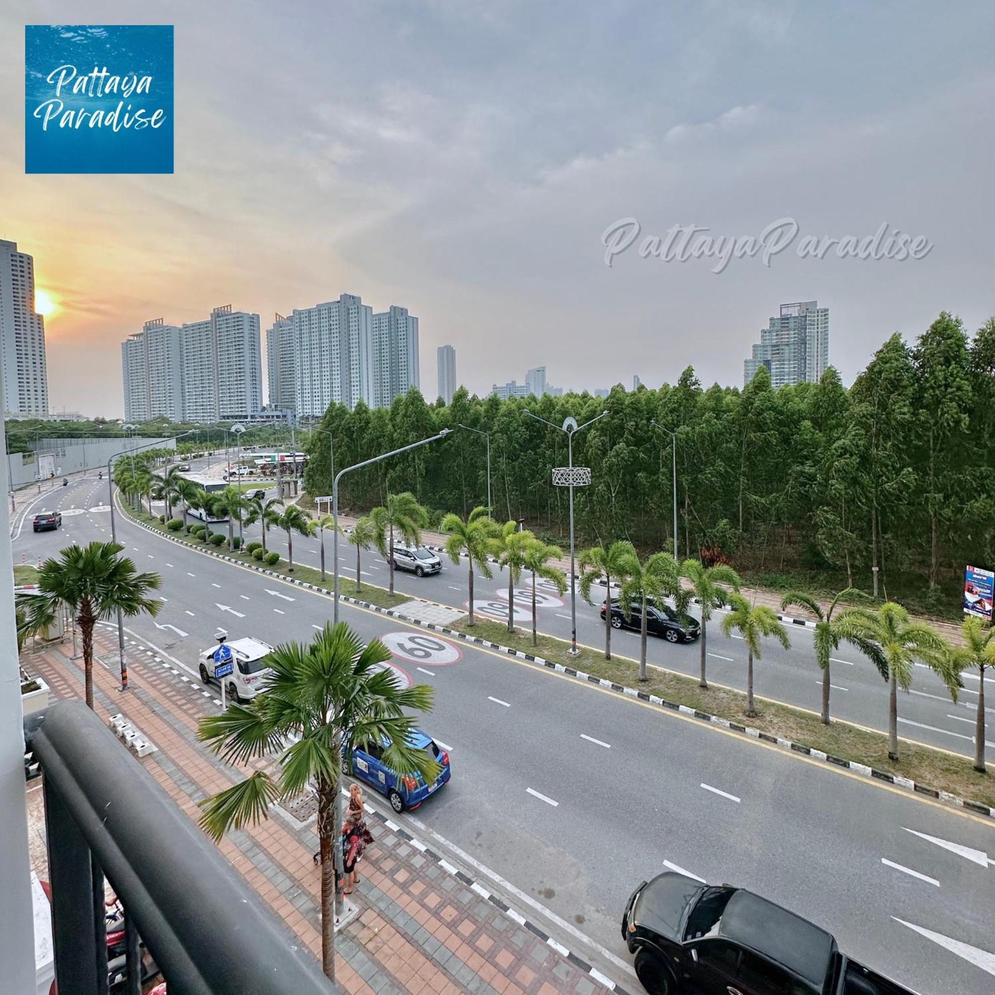 Espana Resort Jomtien Beach Pattaya Exterior foto